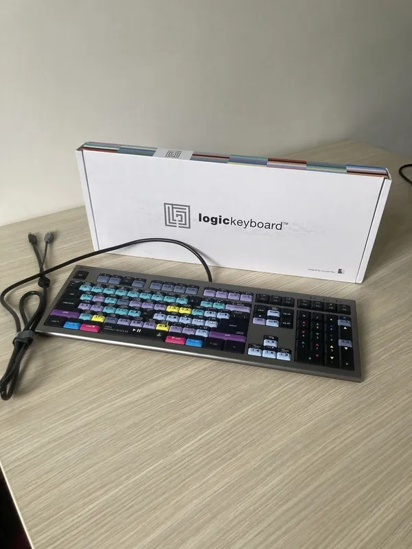 Logickeyboard ASTRA2 Backlit Keyboard for Davinci Resolve - Mac — фото 1