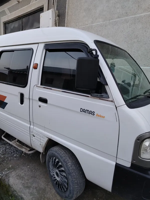 mashina sotiladi
