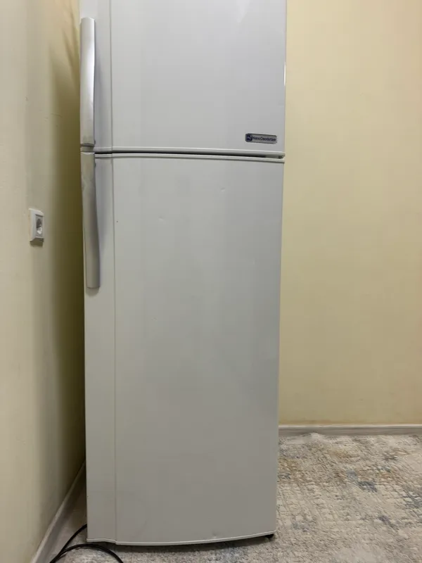 Продаётся холодильник 1 Продаётся холодильник 1