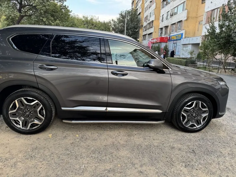 Hyundai Santa Fe 2023 года 2 Hyundai Santa Fe 2023 года 2