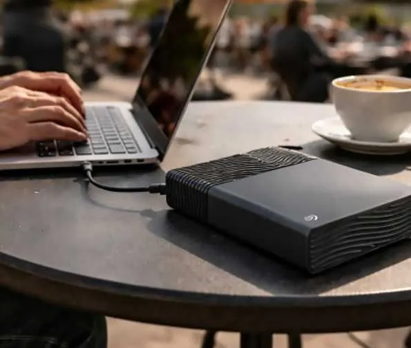 Внешний жесткий диск Seagate One Touch Hub 16 ТБ с портами USB-C 8