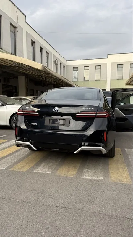 Bmw i5 eDrive 40L самый фулл версия в наличии — фото 2