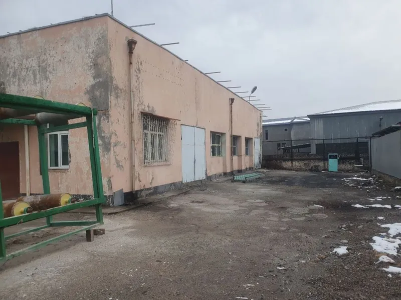 Здание на продажу, для производства и хранения.