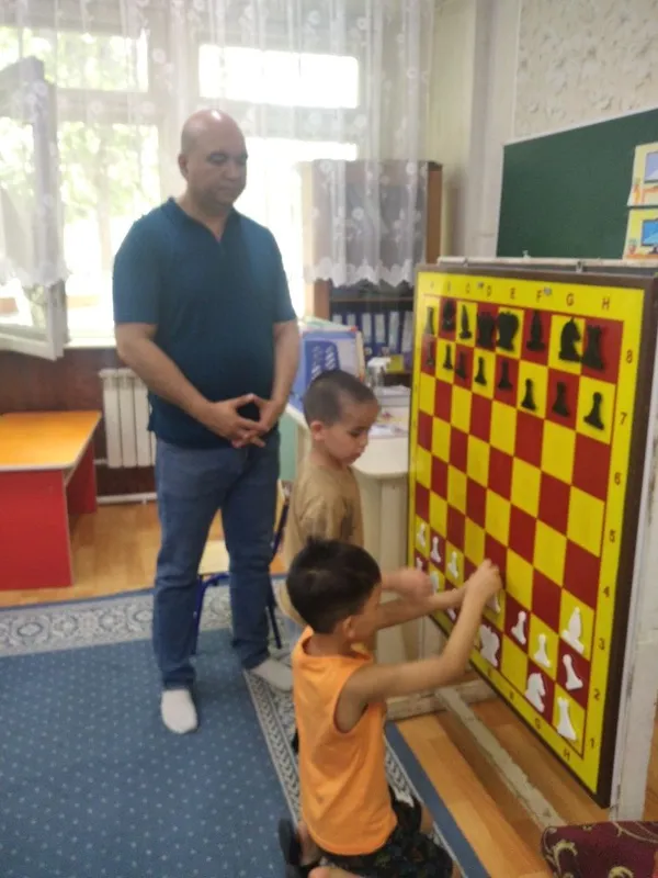 Преподаватель по ИЗО Шахматам и Английскому языку