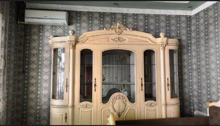 1 стенка, 1 трюмо, 1 детский шкаф, 1 кровать 1 1 стенка, 1 трюмо, 1 детский шкаф, 1 кровать 1