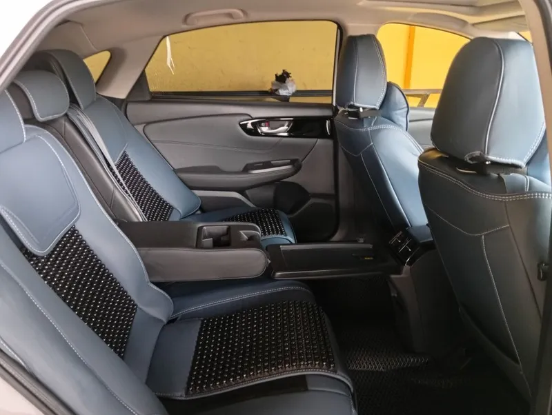 Авто мобил Honda crider 9