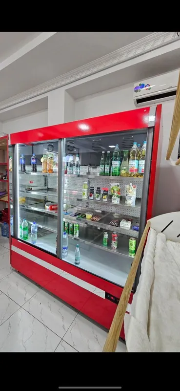 Продается витринный холодильник 3 Продается витринный холодильник 3