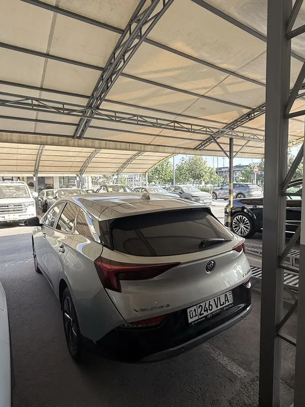 Buick avtomobil sotiladi 3