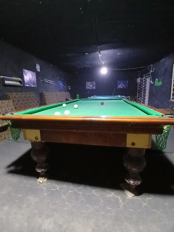 Billiard stol yaxshi xolatda 3 Billiard stol yaxshi xolatda 3