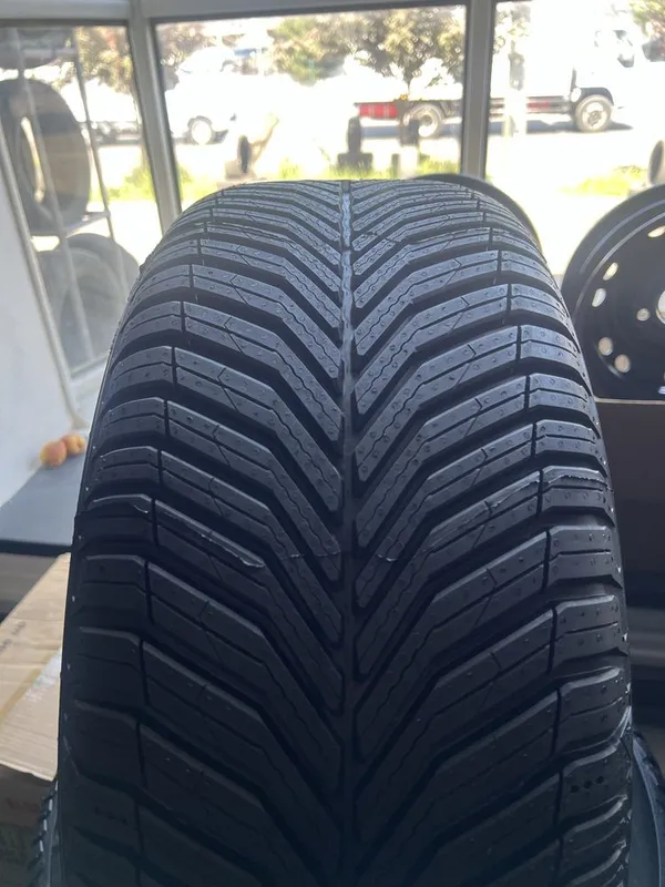 Shina Balon Michelin Мишлен 245/50 R18 CrossClimate 3 100W 2 Shina Balon Michelin Мишлен 245/50 R18 CrossClimate 3 100W 2