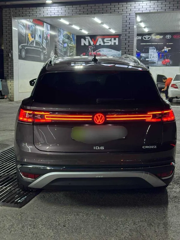 Sotiladi: Volkswagen ID.6 Pure+ 3