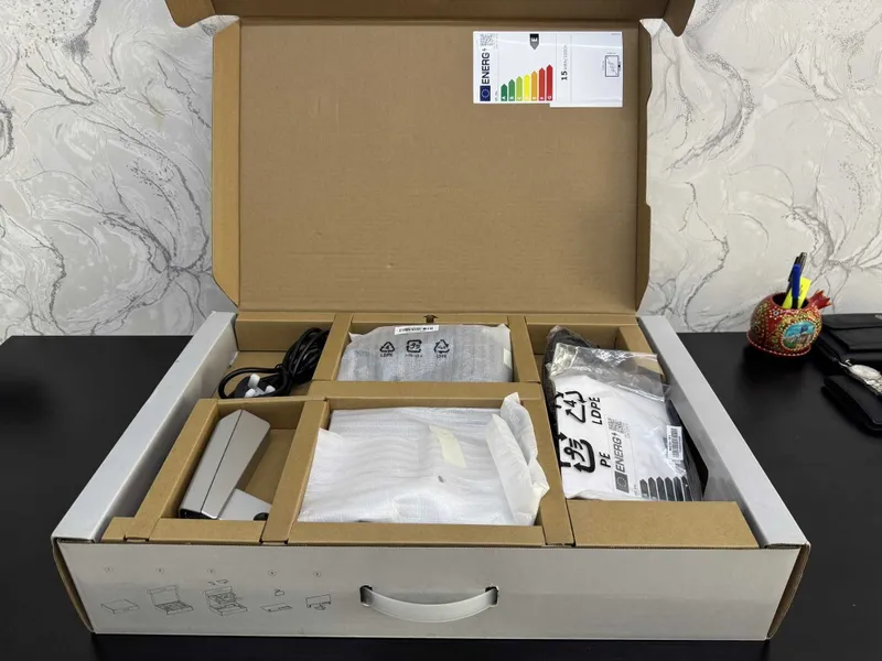 HP monitor M24f Full HD IPS — qutisi bilan, ideal holatda — фото 1