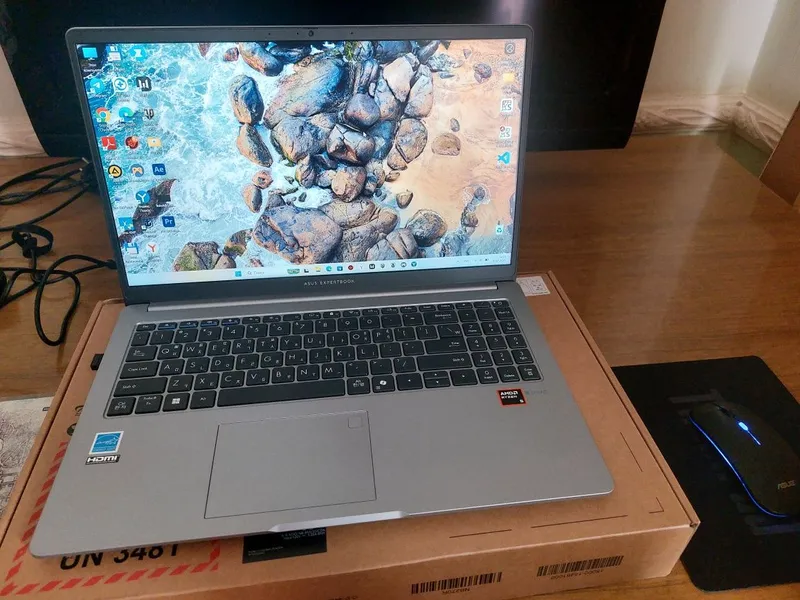 Asus ExpertBook P1 P1503CVA 1