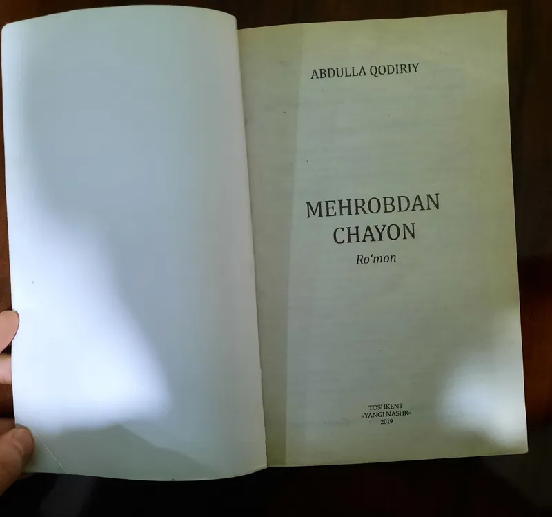 mehrobdan chayon kitobi sotiladi. Sifati a‘lo 5
