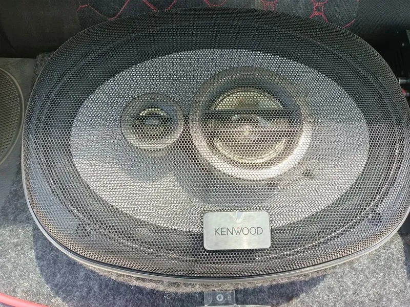 Kenwood kalonka Usliteri bilan