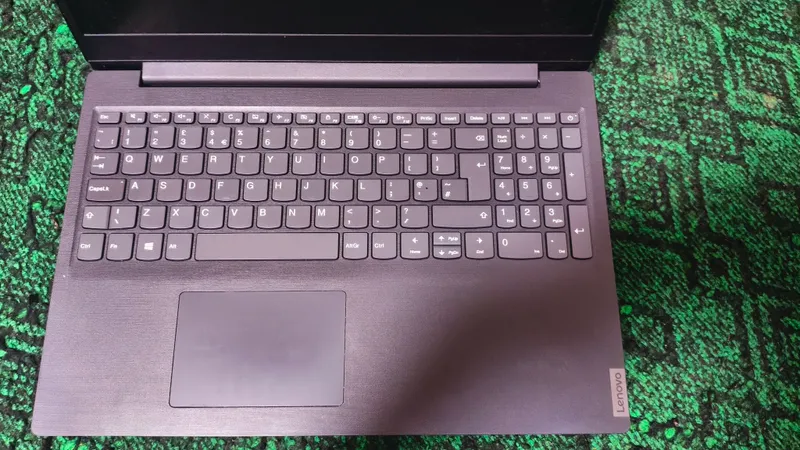 Ноутбук Lenovo 5 Ноутбук Lenovo 5