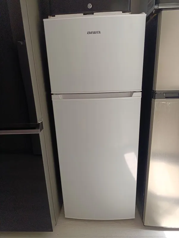 Продается двухкамерный холодильник AIWA (210 литров), цвет белый 2 Продается двухкамерный холодильник AIWA (210 литров), цвет белый 2