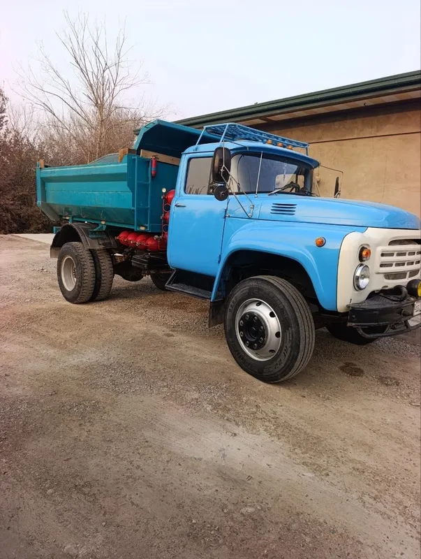 Продам Зил Самосвал 1990 год, московский