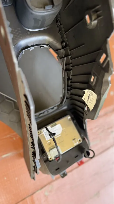Tracker 2 бар оригинал без царапин 3 Tracker 2 бар оригинал без царапин 3