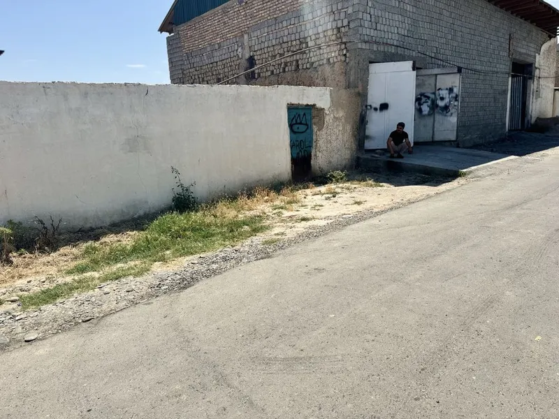 Uchaska er maydoni 6 sotiqdan sal ziyotroq 3