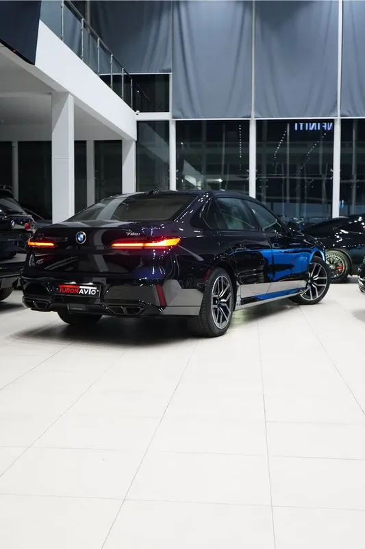 BMW 760i xDrive Hybrid 2025 — фото 3