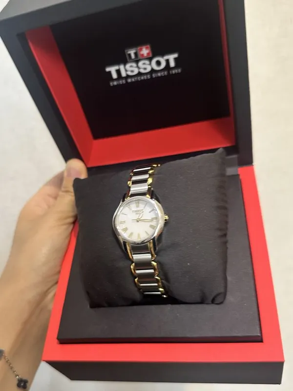 Часы tissot оригинал продам дешева