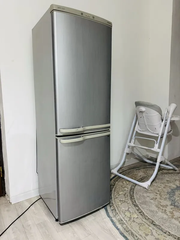 Продаётся холодильник Samsung 1