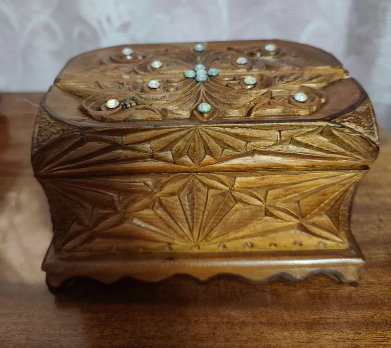 Шкатулка винтажная, деревянная,180000сум..