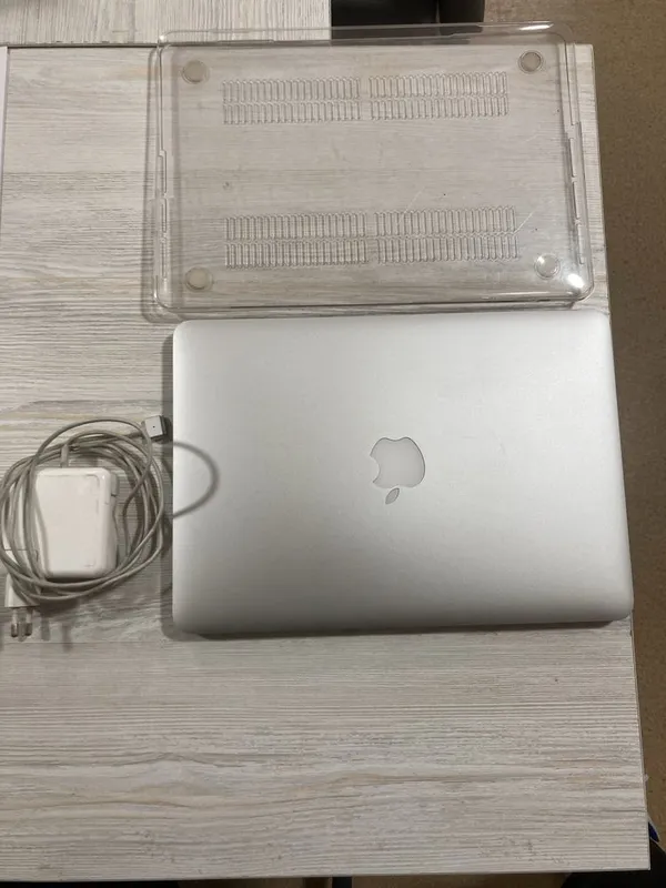 MacBook Pro ( Retina 13-inch, Early 2015)