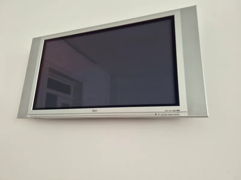 LG televizor sotiladi 1 LG televizor sotiladi 1