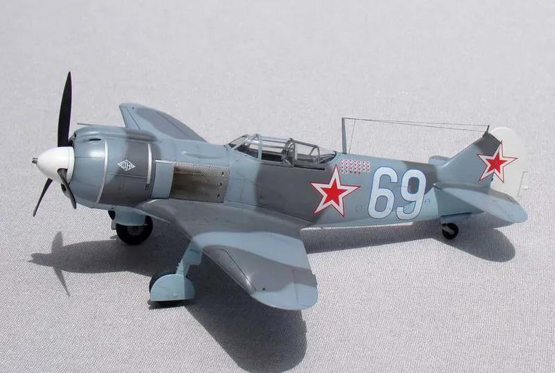 Сборная модель самолета Ла-5ФН (КР, 1/72) — фото 2 Сборная модель самолета Ла-5ФН (КР, 1/72) — фото 2
