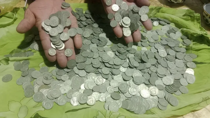 Tangalar sotiladi