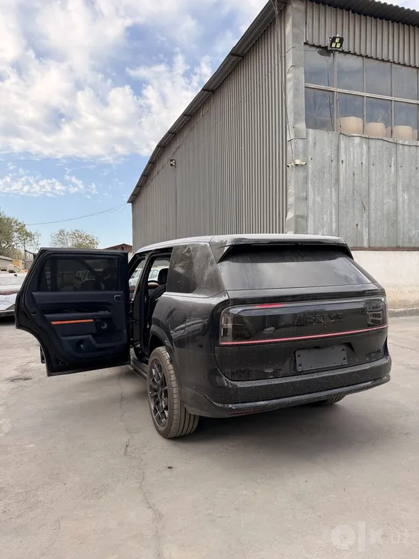 Zeekr 9X Obsidian Black 2026/07 6 Zeekr 9X Obsidian Black 2026/07 6