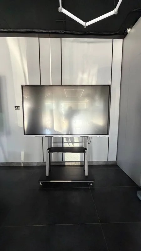 Intouch smart doska (65 dyum) 1 Intouch smart doska (65 dyum) 1