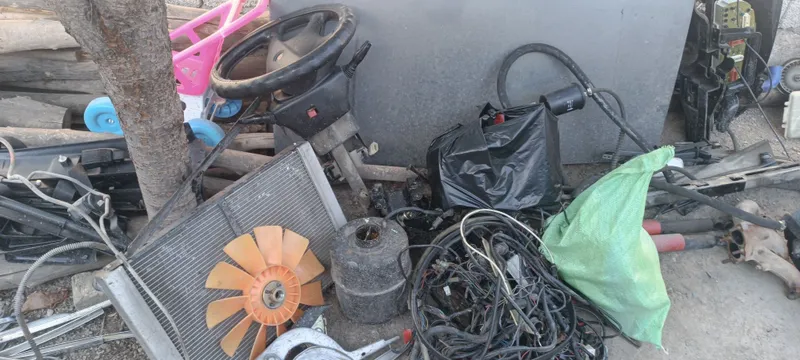 Продам запчасти на Волгу 4