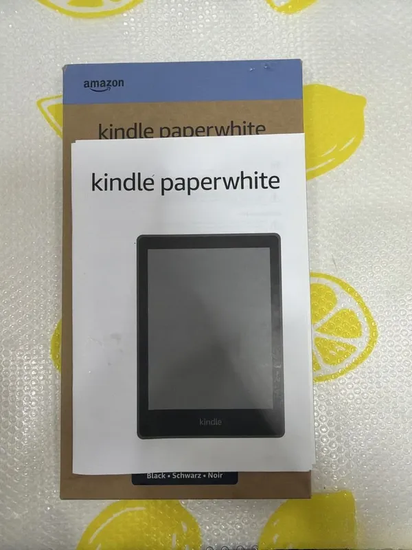 Yangi Amazon Kindle Paperwhite (12 Gen) 16 GB + g‘ilof komplektda 3 Yangi Amazon Kindle Paperwhite (12 Gen) 16 GB + g‘ilof komplektda 3