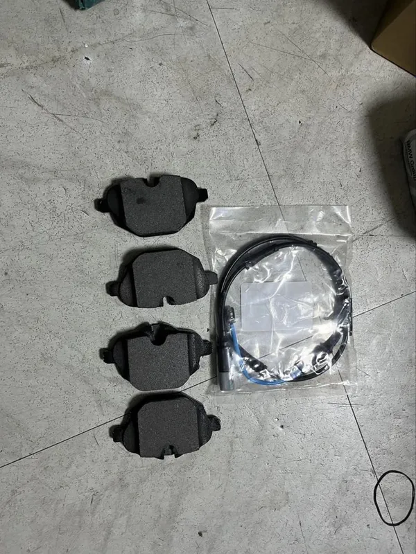 Тормозные колодки на Bmw i5 i3 i4 i7 2 Тормозные колодки на Bmw i5 i3 i4 i7 2