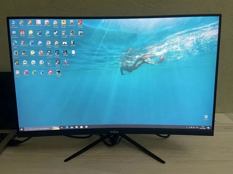 Pixel 24 180hz Curved monitor 1
