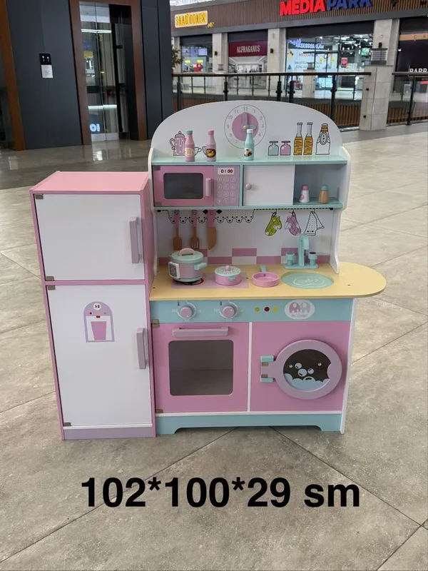 Детская деревянная кухня с холодильником 102×100x29 см