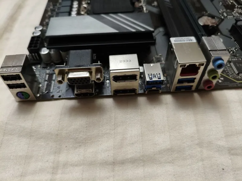 Продам игровую плату Gigabyte B760 DDR5 — фото 1