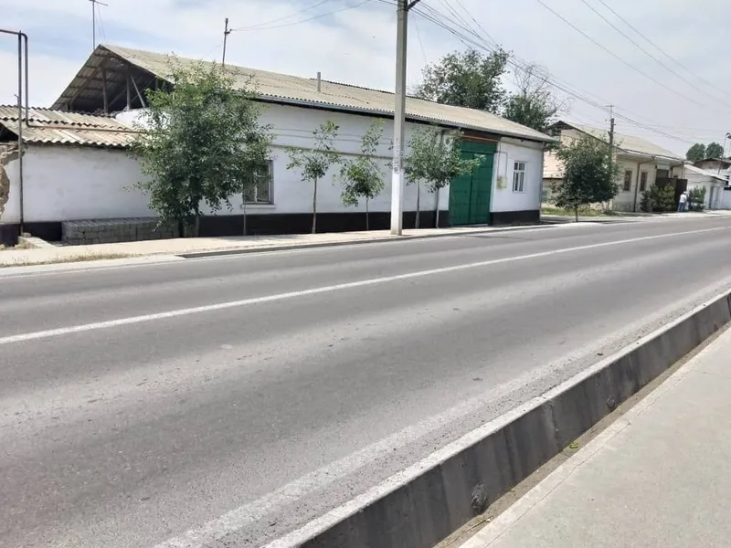 Uy sotiladi yangiyolda