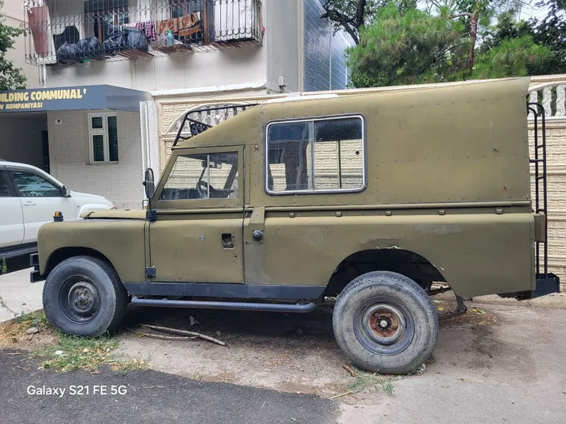 Машина Land-Rover 3 Машина Land-Rover 3