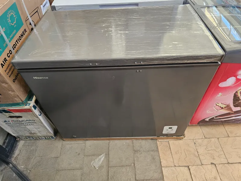 Холодильник Hisense 250 L 2 Холодильник Hisense 250 L 2