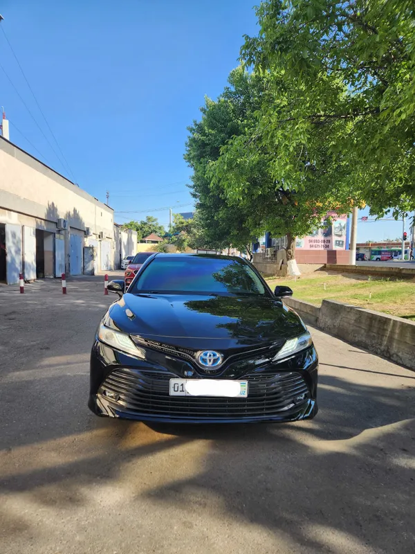 Toyota Camry Gibrid 2021 йил — фото 2
