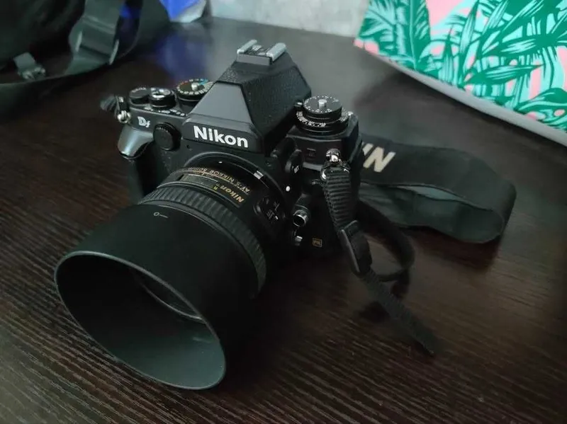 Продаю фотоаппарат Nikon DF kit 50mm f1.4