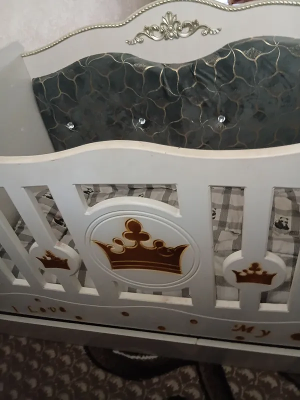Стол, сервант, манеж, диван, кроватка — всё за 120000 2 Стол, сервант, манеж, диван, кроватка — всё за 120000 2