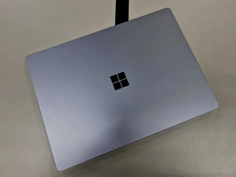 Продам супер тонкий и легкий сенсорный ноутбук Microsoft 3 Продам супер тонкий и легкий сенсорный ноутбук Microsoft 3