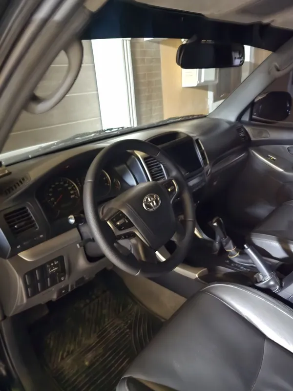 Tayotta prado 120 talik Prapan qo'yilgan 75 talik yurgani 253.000 km