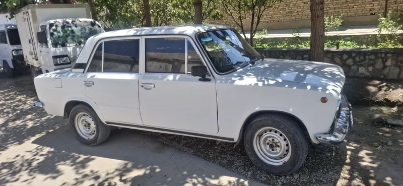 2102 sotiladi holati yaxshi motor xodovolari zoʻr 2