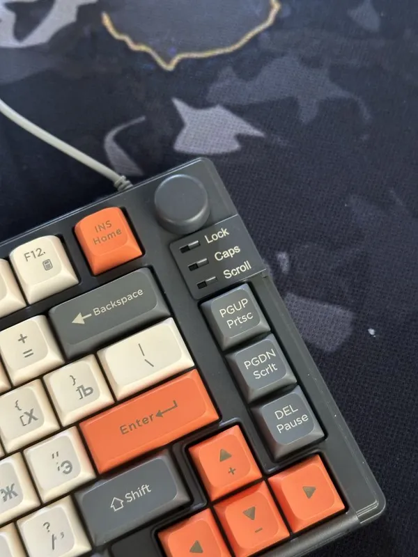 XUNFOX K81 80 ta klavishli klaviatura RGB podsvetkali 3